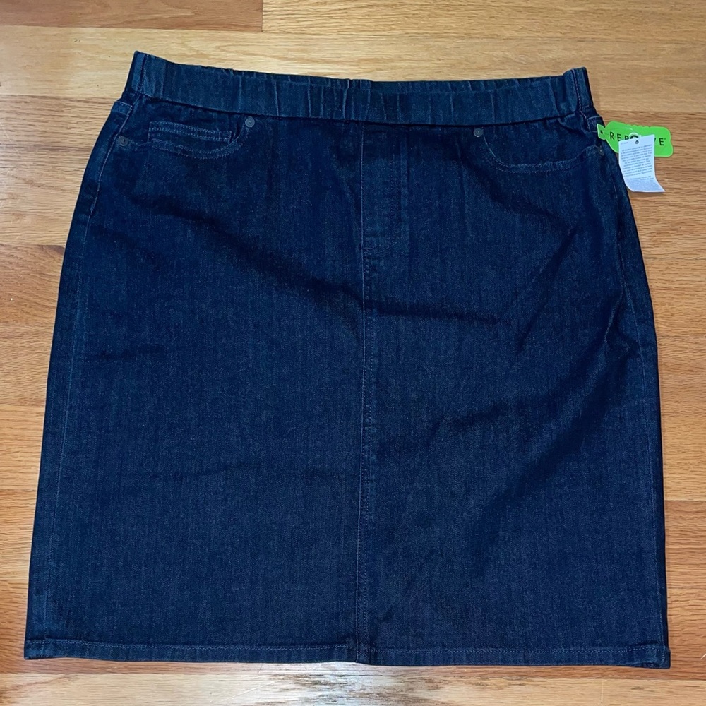 NWT Lands’ End Size 16P Straight Jegging Pencil Skirt blue stretch denim